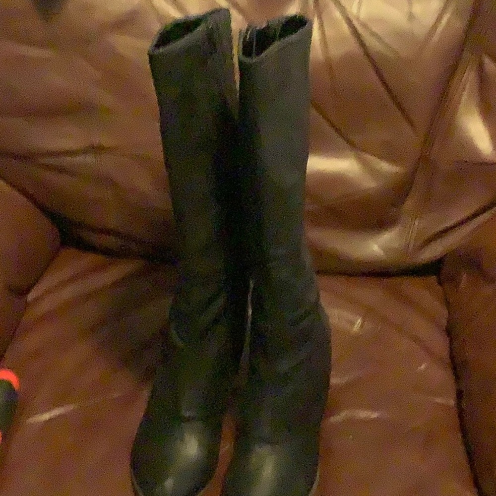 Feralicious black size 8 1/2 man made balance and man made upper crisscross back